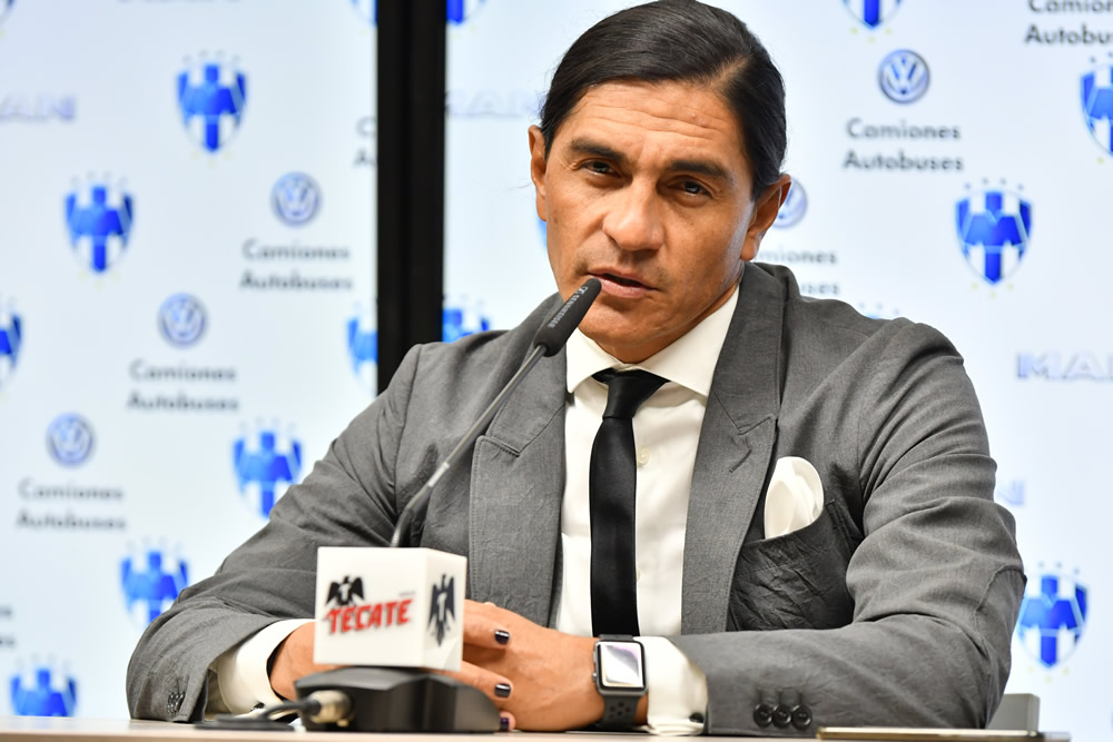 Revive en postales el triunfo de Rayados sobre Lobos BUAP