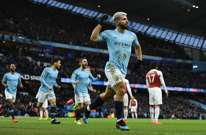 Kun iguala como máximo goleador con Mohamed Salah. (AFP)