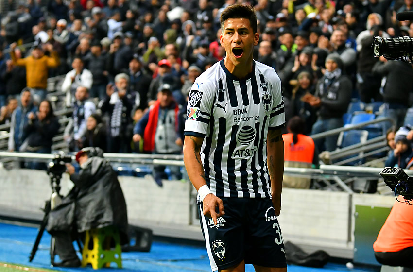 Mazi Meza celebra su gol olímpico ante Lobos BUAP. (Foto: Imago7)