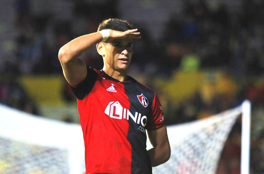 Facundo Barceló lleva a cuestas las esperanzas de los Rojinegros. Foto: Imago7