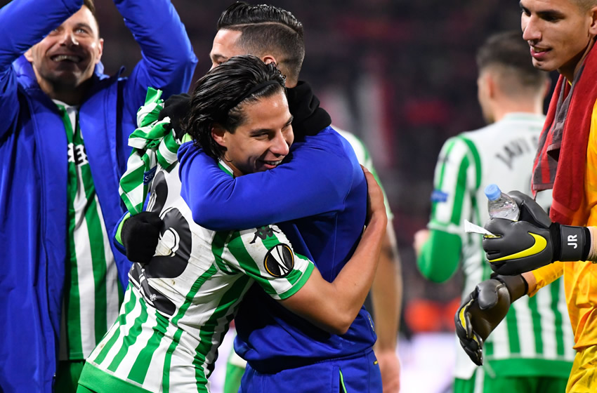 Lainez hizo el gol del empate del Betis ante el Rennes en la Europa League. (Foto: AFP)