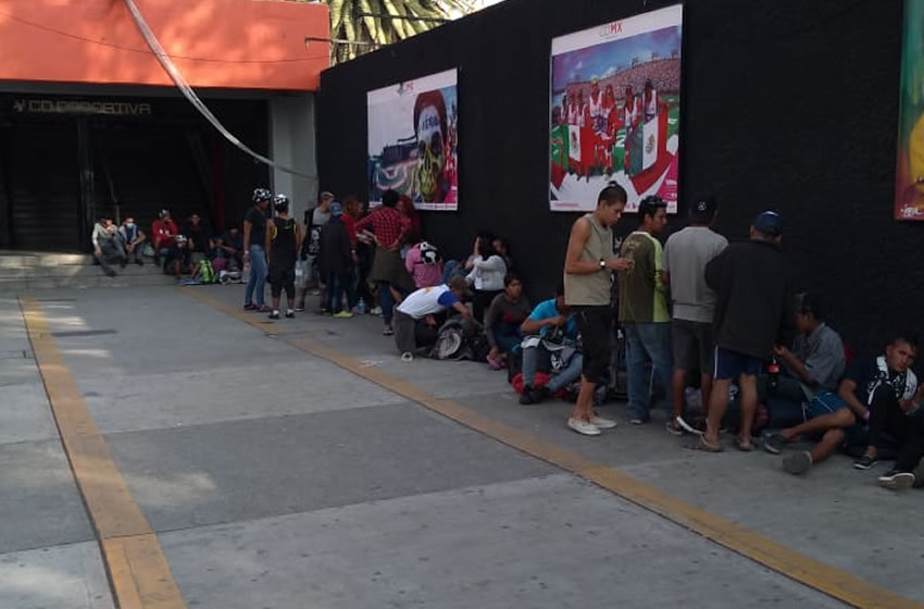 Parte de la caravana a las afueras del AHR. (Especial)