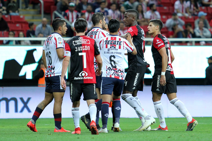 Con Hat-Trick de Alexis Vega, Chivas venció a Atlas en el Clásico tapatío del Clausura 2019. (Foto: Imago7)