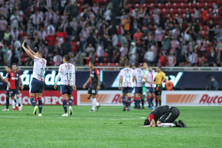 Con Hat-Trick de Alexis Vega, Chivas venció a Atlas en el Clásico tapatío del Clausura 2019. (Foto: Imago7)