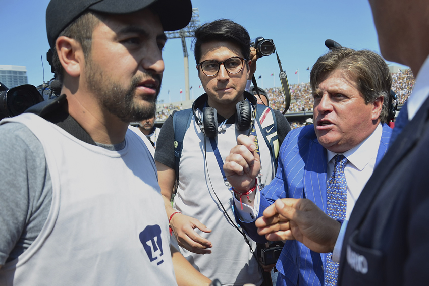 Pumas informó que retiró la acreditación al fotógrafo. (Foto: Mexsport)