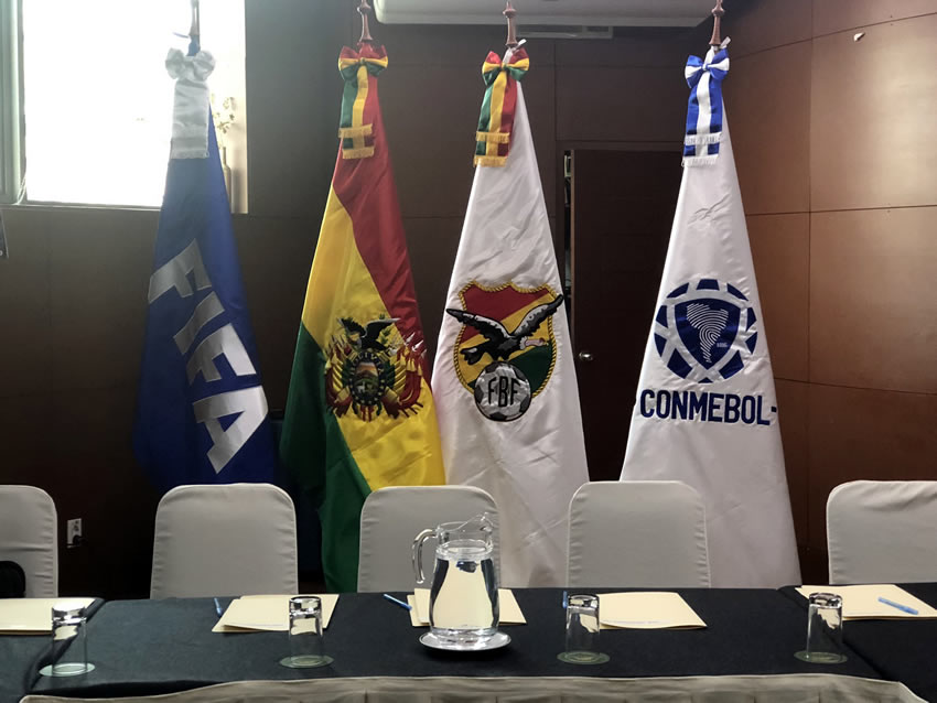 El presidente de Bolivia expresó su deseo por tener un Mundial de Futbol. (Foto: @fbf_oficial)