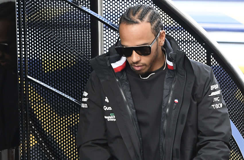 Lewis durante los ensayos previo al inicio de la temporada. (AFP)