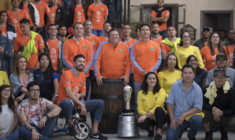 El América  rindió un homenaje a Chespirito. (Foto: Mexsport)