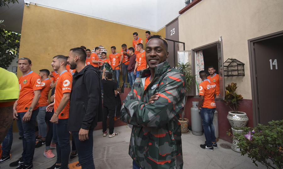 El América  rindió un homenaje a Chespirito. (Foto: Mexsport)