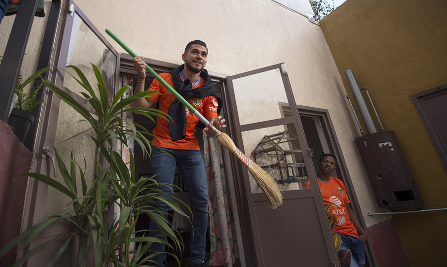 El América  rindió un homenaje a Chespirito. (Foto: Mexsport)