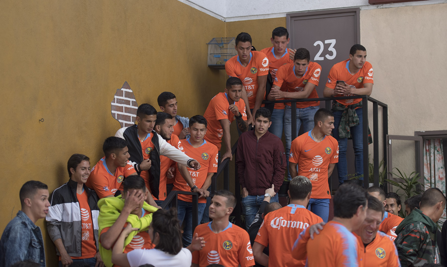 El América  rindió un homenaje a Chespirito. (Foto: Mexsport)