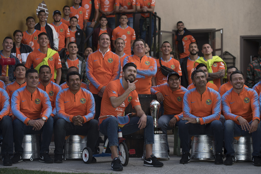 El América  rindió un homenaje a Chespirito. (Foto: Mexsport)
