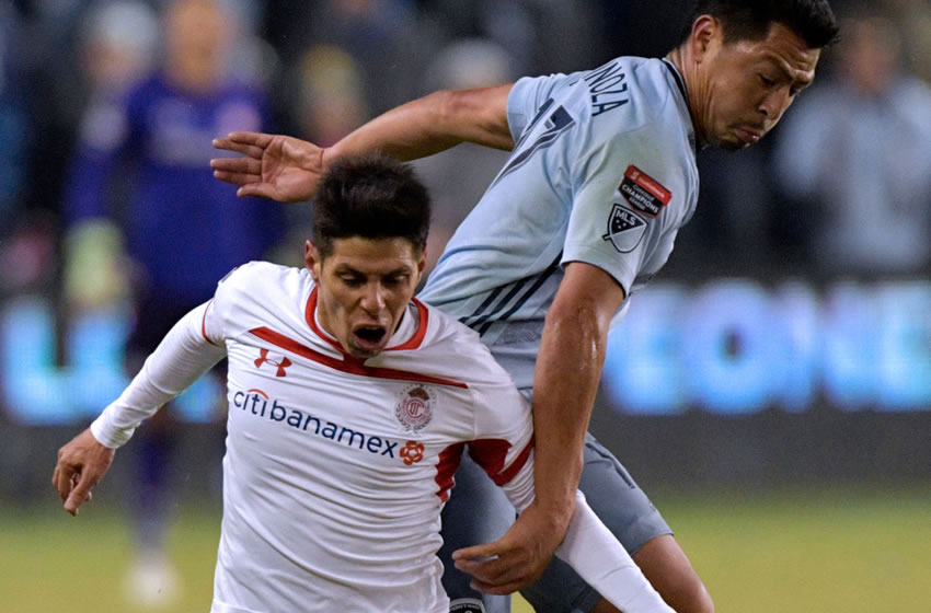 La afición pudo haberse desplomado encima de los jugadores del Toluca. (Foto: AFP)