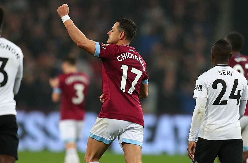 La celebración del mexicano. (Premier League)