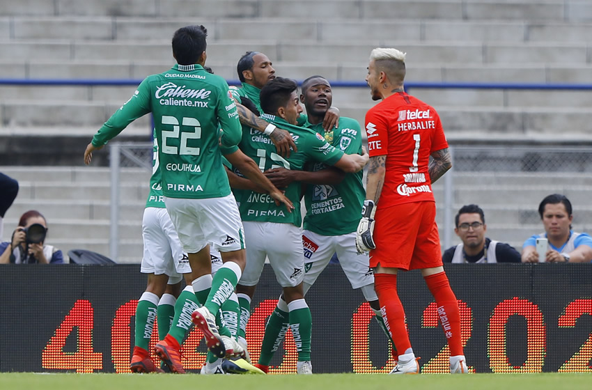 Los Esmeraldas derrotaron 1-3 a los universitarios en CU. (Foto: Imago7)