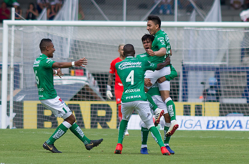 Los Esmeraldas derrotaron 1-3 a los universitarios en CU. (Foto: Imago7)