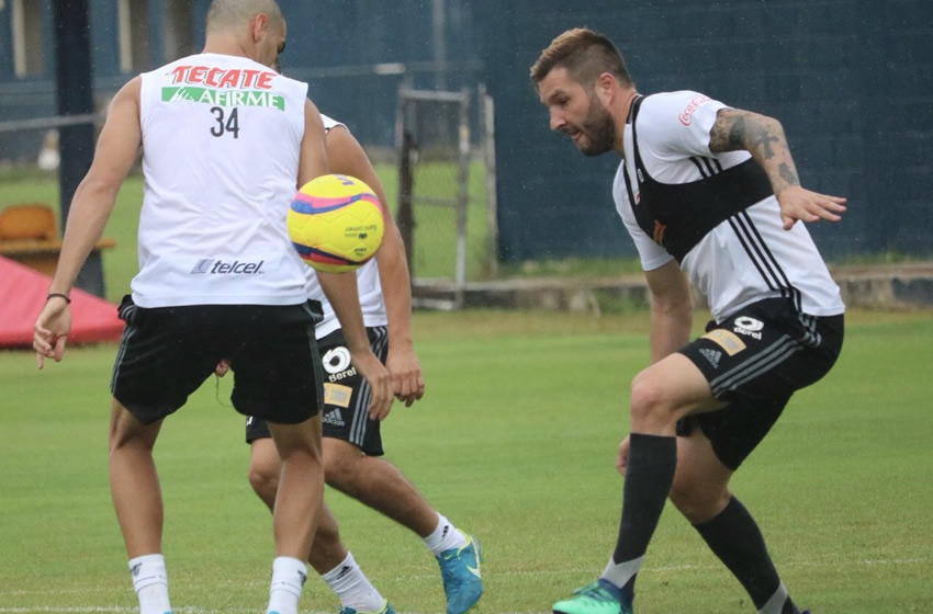 Gignac solo participó en la sesión de tenis-balón. (Foto: @TigresOficial)