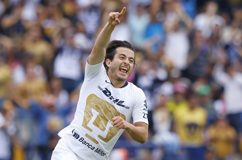 Alan Mozo reconoce que tiene comunicación con el  DT de la Sub 20, Jaime Lozano. Foto: Imago7