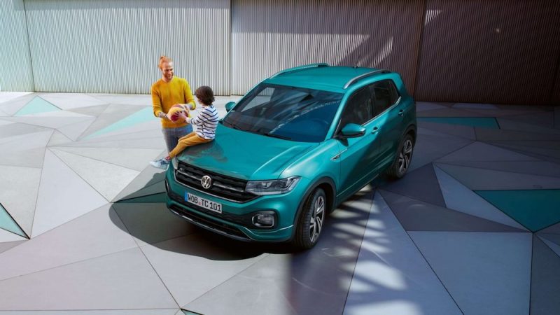 Volkswagen T-Cross. La fabricante alemana prepararía el lanzamiento de T-Cross, un SUV urbano que tiene características de automatización como el mant