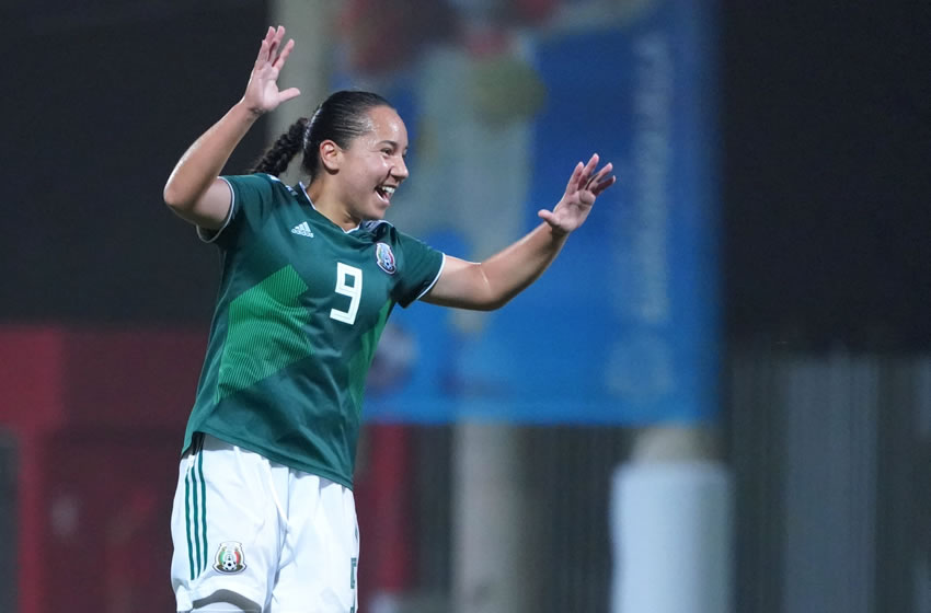 Charlyn Corral marcó al 3' y al 83'.