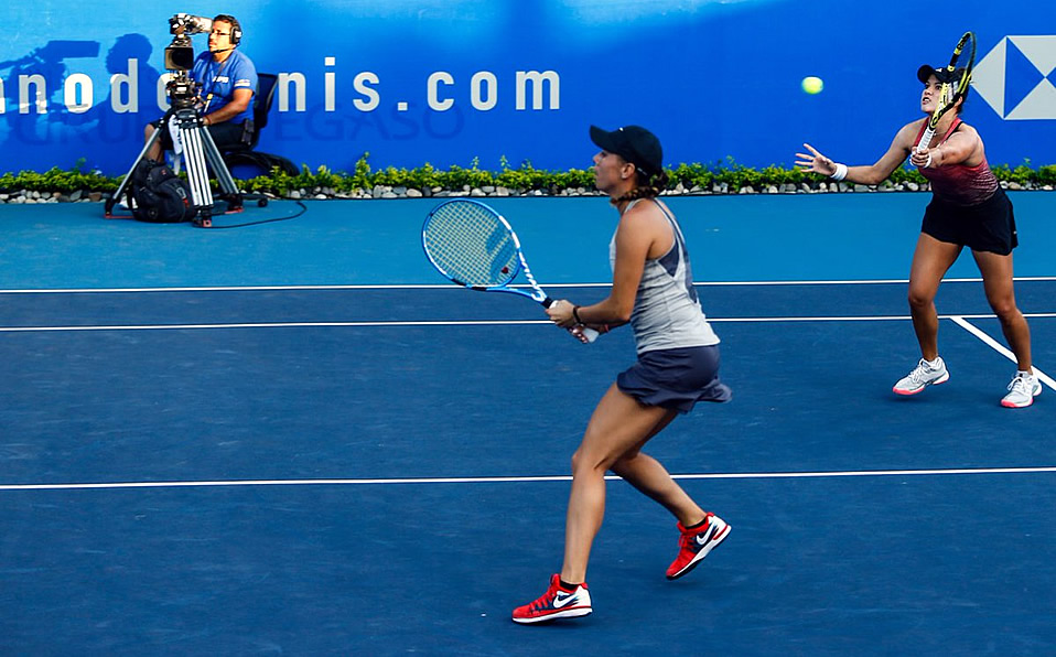Olmos y Desirae Krawczyk cayeron en dos sets por parciales de 1-6 y 2-6. (Foto: AMT)