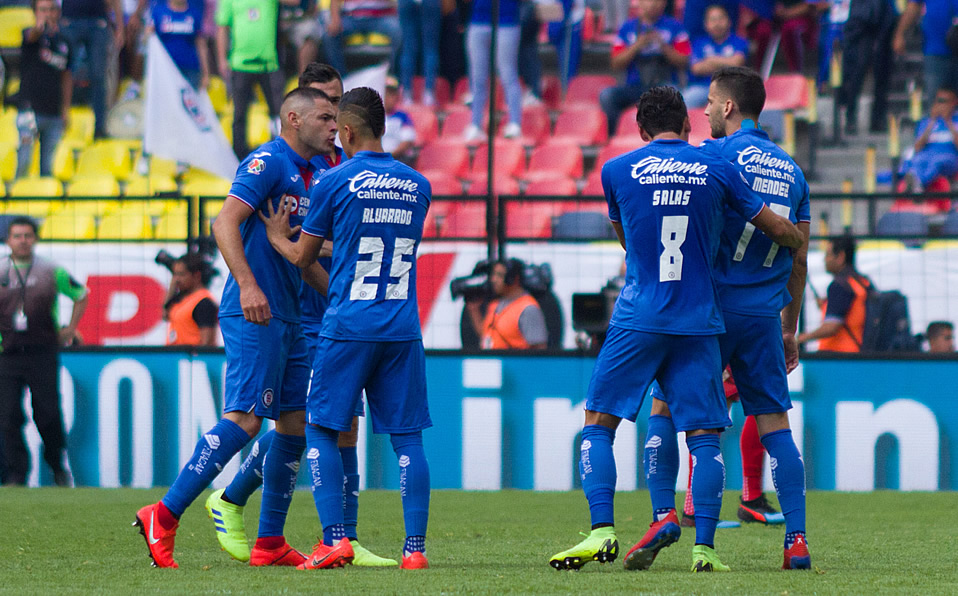 Pablo Aguilar y Édgar Méndez se empujaron en plena cancha. (Foto: Imago 7)
