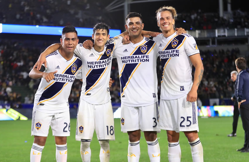 Álvarez dio el pase para el primer gol del Galaxy. (Foto: @LAGalaxy)