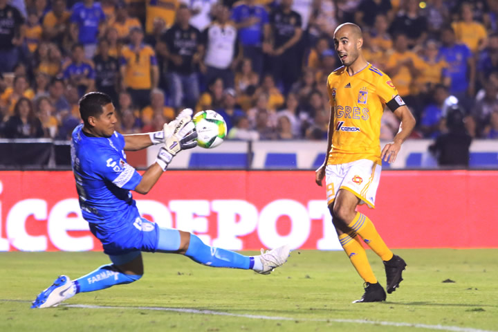 Con dos autogoles de Barreriro y un golazo de Pizarro, Tigres goleó 3-0 a Pachuca en el Estadio Universitario. (Foto: Imago7)