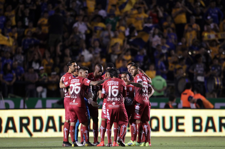 Con dos autogoles de Barreriro y un golazo de Pizarro, Tigres goleó 3-0 a Pachuca en el Estadio Universitario. (Foto: Imago7)