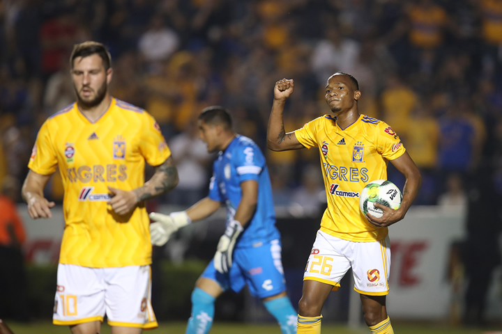 Con dos autogoles de Barreriro y un golazo de Pizarro, Tigres goleó 3-0 a Pachuca en el Estadio Universitario. (Foto: Imago7)