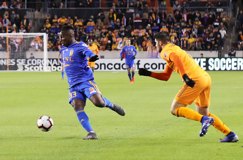 Goles sudamericanos dieron el triunfo felino. (Foto: Imago)