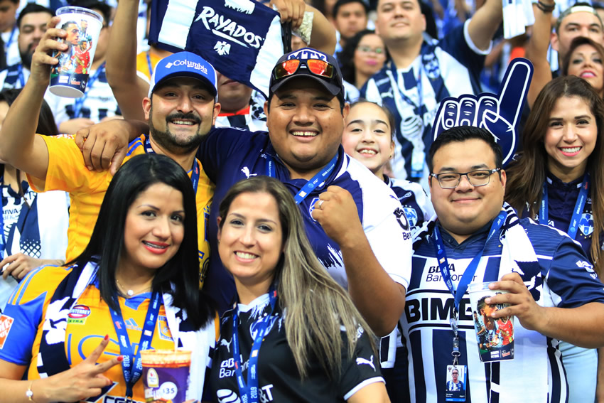 El ambiente y color del Clásico Regio entre Rayados y Tigres. Foto: Imago7