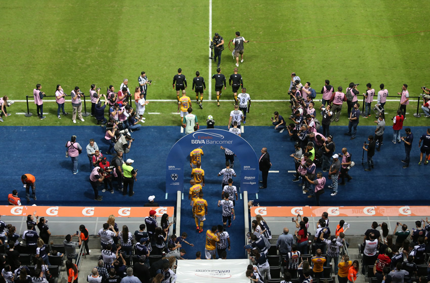 El ambiente y color del Clásico Regio entre Rayados y Tigres. Foto: Imago7