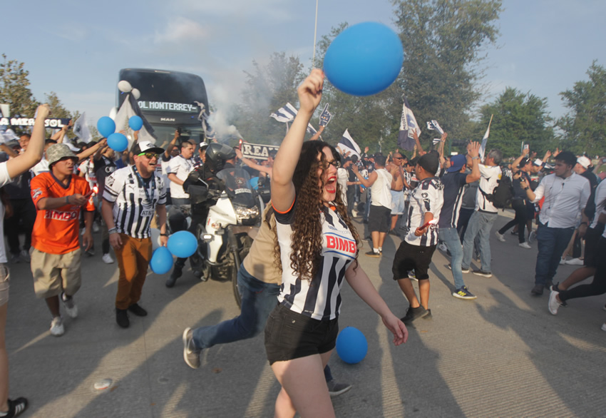 El ambiente y color del Clásico Regio entre Rayados y Tigres. Foto: Imago7