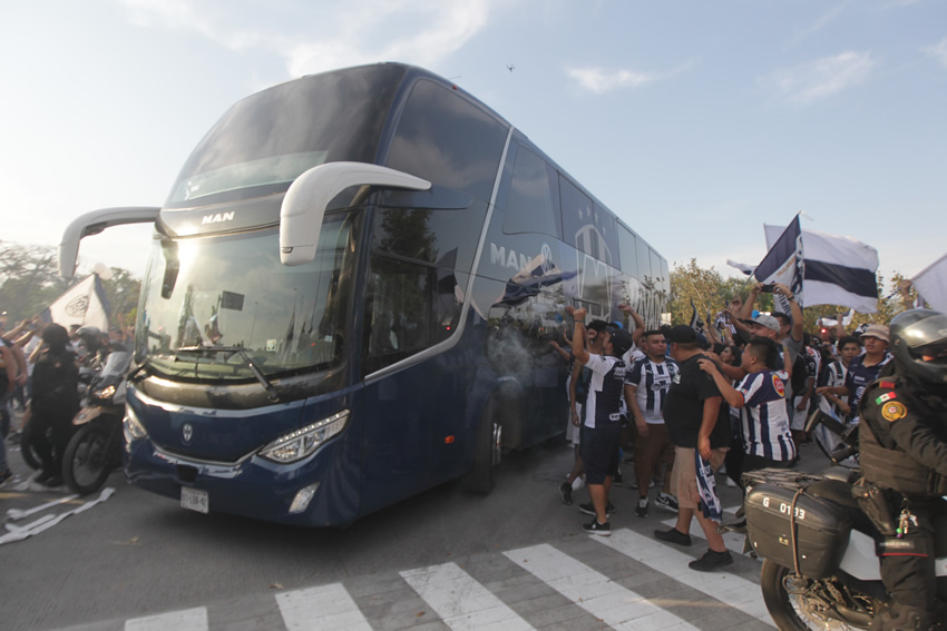 El ambiente y color del Clásico Regio entre Rayados y Tigres. Foto: Imago7