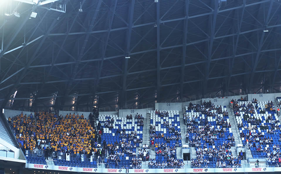 La afición de Tigres en el BBVA Bancomer. (Imago 7)