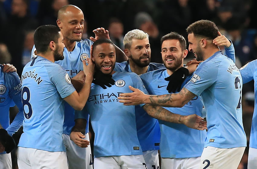 Raheem Sterling marcó su primer hat-trick de la temporada. (AFP)