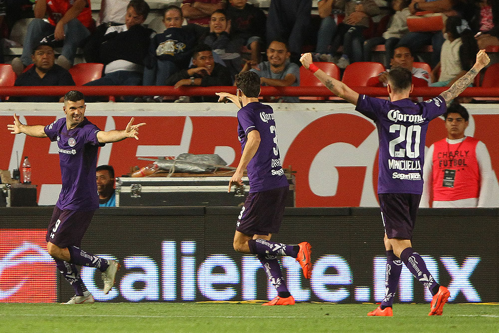 Necaxa amargó debut de La Volpe con Toluca... La Galería