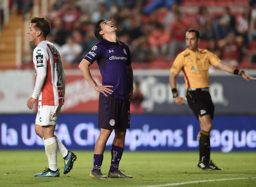 Necaxa amargó debut de La Volpe con Toluca... La Galería