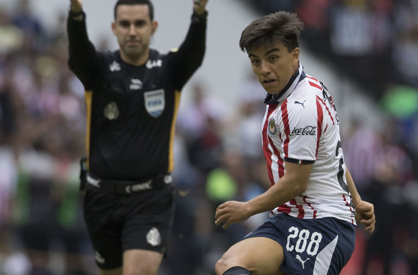 Fernando Beltrán, mediocampista de las Chivas, no quiso ahondar en cómo fue rechazado en América.
