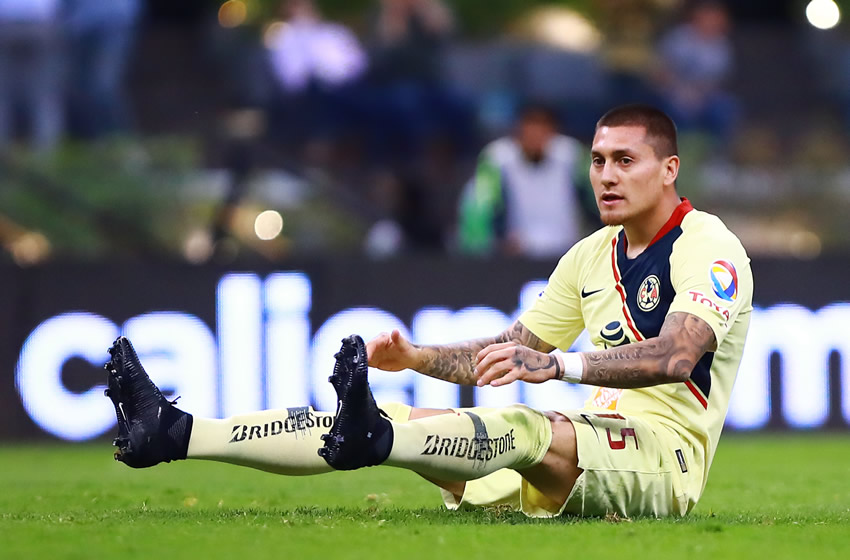 Castillo se quedó cerca de convertir un golazo de media vuelta, pero el arquero Jiménez le robó la gloria. (Imago7)