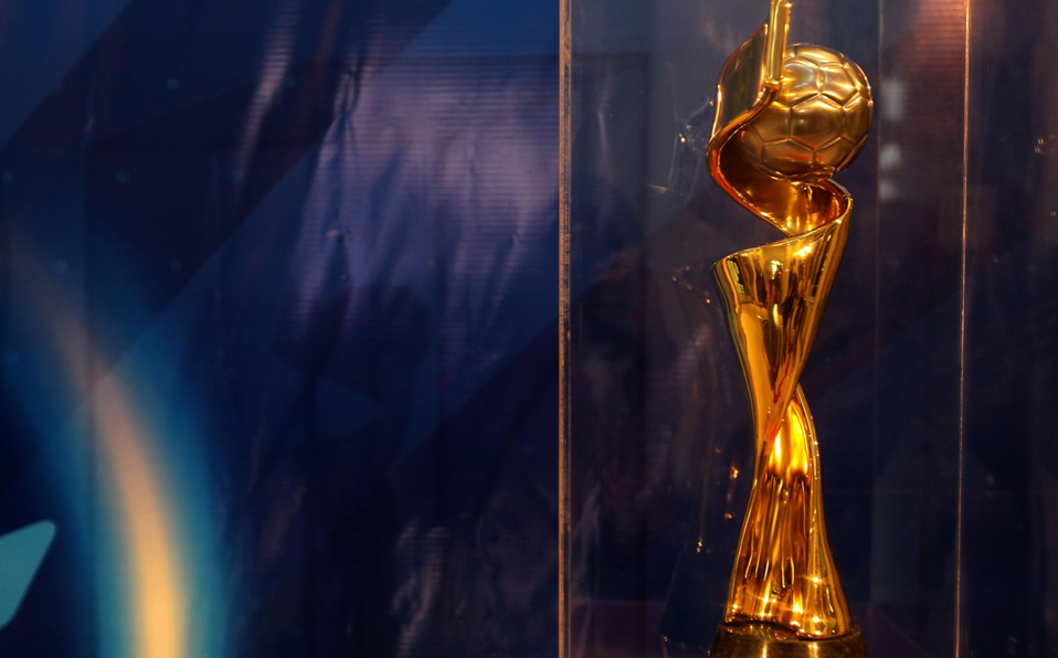El trofeo de la Copa del Mundo Femenil. (Foto: EFE)