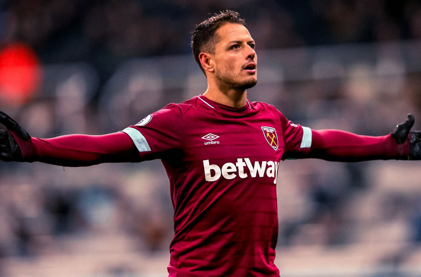 Chicharito entreó de cambio en la parte complementaria.