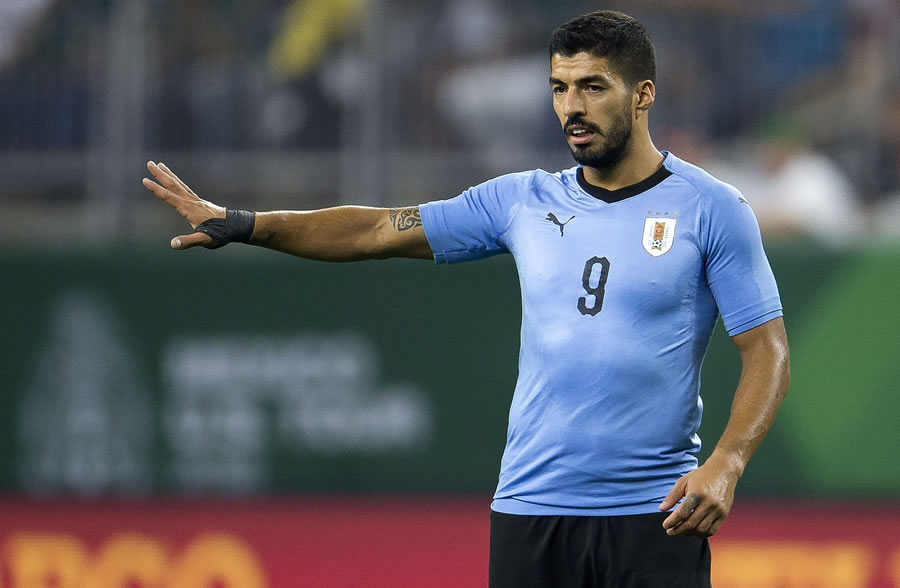 Luis Suárez  sufrió un esguince de su cuello de pie derecho. (Foto: Mexsport)