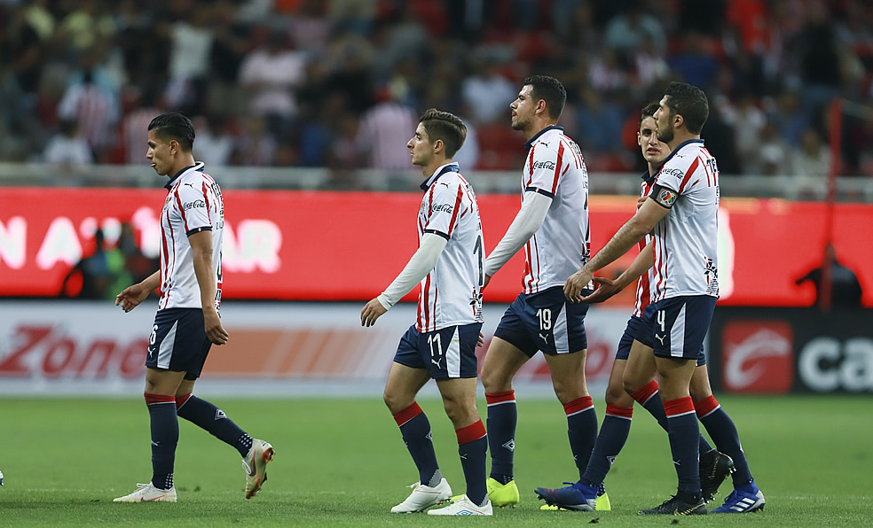 Chivas perdió dos Clásicos Nacionales en una misma semana. (Foto: Imago7)