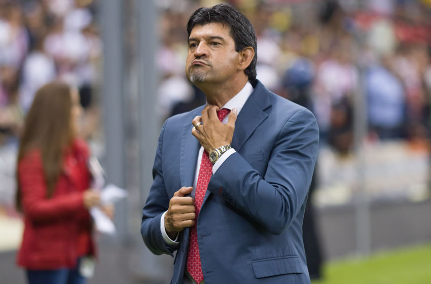 El paraguayo José Cardozo se mantiene como técnico de Chivas, por ahora. Foto: Imago7