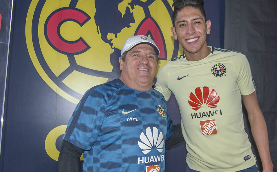 Miguel Herrera y Edson Álvarez (Mexsport)