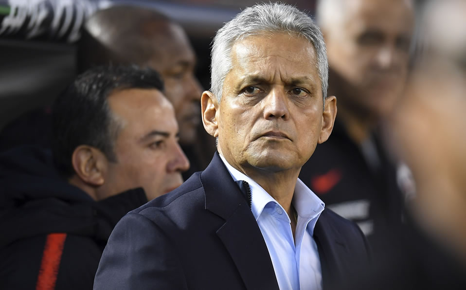 Reinaldo Rueda, estratega de la Selección de Chile en conferencia. (Mexsport)