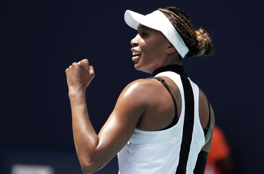 Venus Williams se impuso a la española Carla Suárez con parciales de 7-6 (7/4), 6-1 . Foto: AP