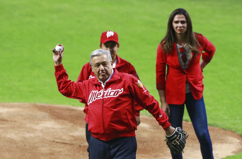 Andrés Manuel López Obrador inaugurando el nuevo Estadio Alfredo Harp Helú. (Imago7)